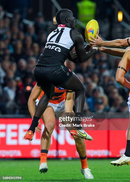 Aliir Aliir of Port Adelaide marks in defence during the AFL Second Semi Final match between Port Adelaide Power and Greater Western Sydney Giants at...