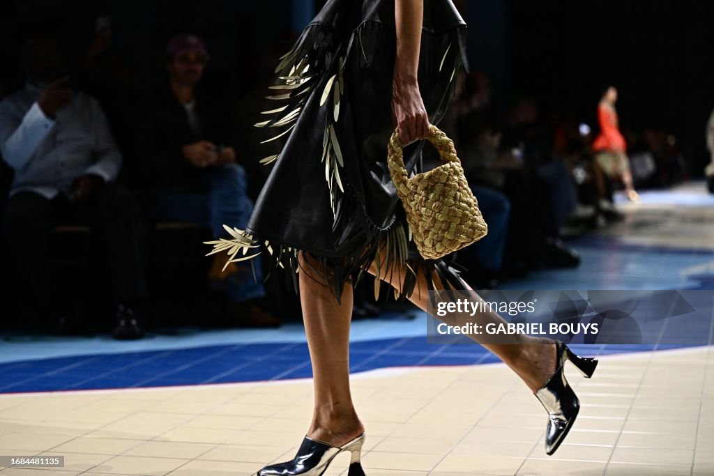TOPSHOT-FASHION-WOMEN-MILAN-BOTTEGA VENETA