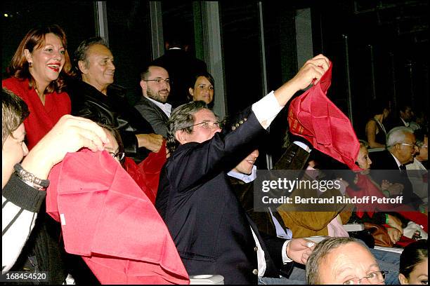 Roger Hanin, daughter Isabelle, Jean Louis Debre and son Guillaume - "Ben Hur" show at the French stadium .