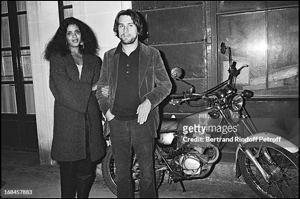 Robert De Niro And Wife Diahnne Abbott In Paris 1982 .