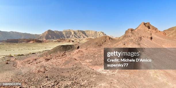 different stone colours in the desert - sandstone stock pictures, royalty-free photos & images