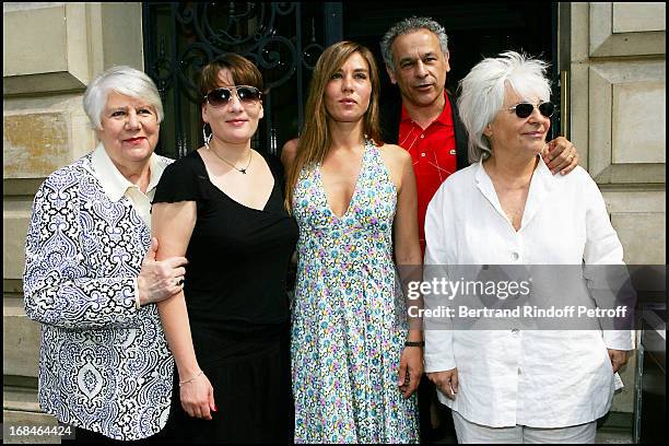 Francoise Seigner, Marie Amelie Seigner, Mathilde Seigner, Francis Perrin and Catherine Lara at Commemorative Plaque Tribute To Louis Seigner.