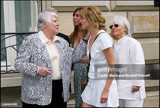 Francoise Seigner, Mathilde Seigner, Emmanuelle Seigner and Catheriine Lara at Commemorative Plaque Tribute To Louis Seigner.