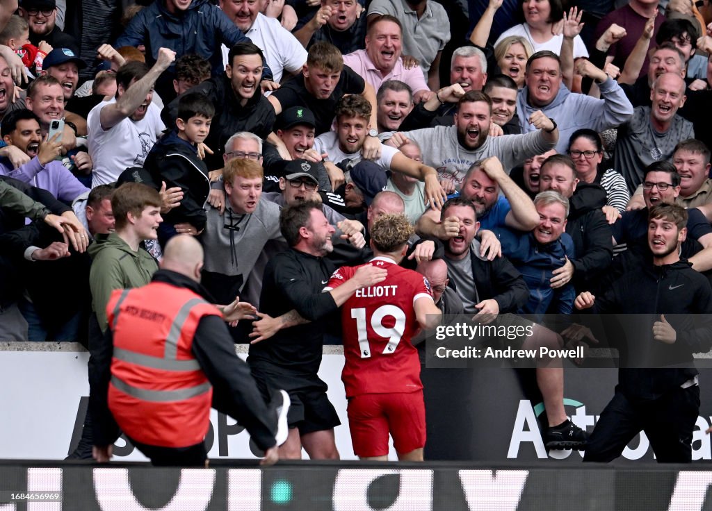 Wolverhampton Wanderers v Liverpool FC - Premier League