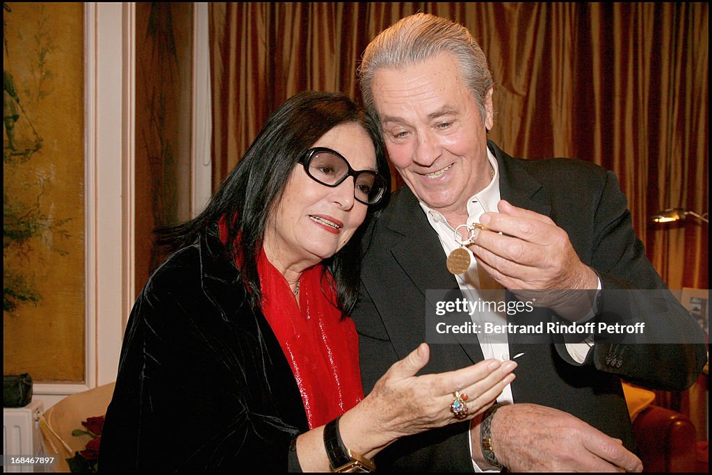 Alain Delon In A.R. Gurney's Play "Love Letters" At Theatre De La Madeleine In Paris