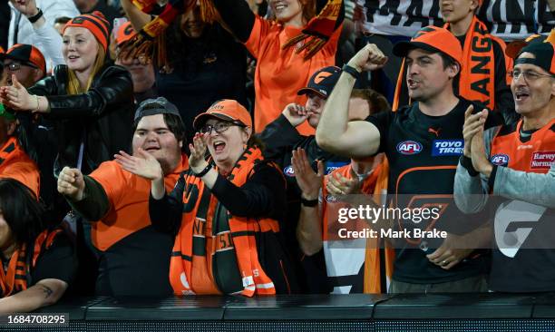 Port Supporters 2,628 Port Adelaide Supporters Stock Photos, High-Res Pictures, and ...