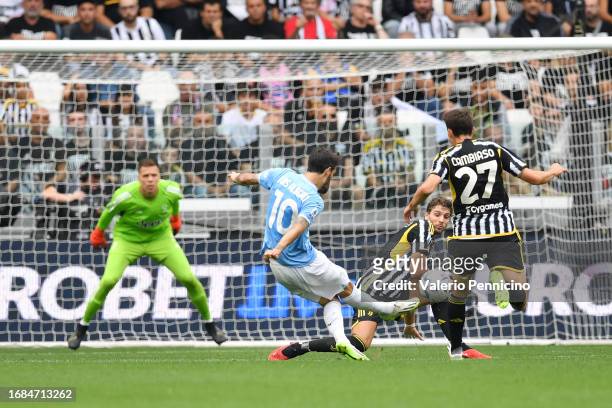 Luis Alberto of SS Lazio scores his side opening goal during the Serie A TIM match between Juventus and SS Lazio at Allianz Stadium on September 16,...