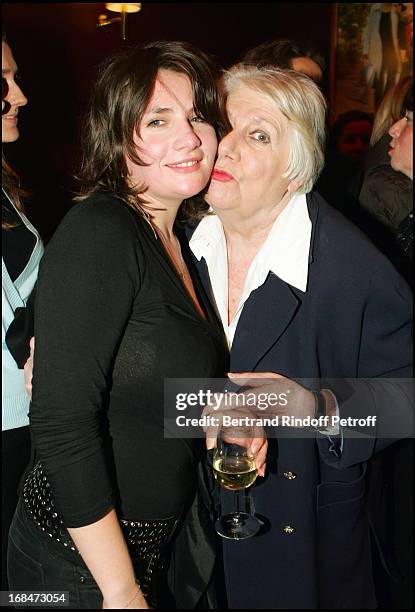 Marie Amelie Seigner and aunt Francoise at Premiere of "Tout Pour Plaire".