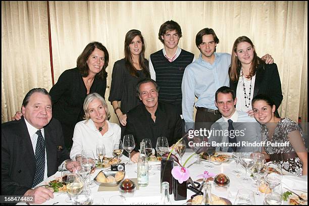 Michel Leeb with sitter Rejeanne and her husband Pierre, wife Beatrice with daughter Fanny, their son Tom, nephews Romain and Mathieu, niece Marie...