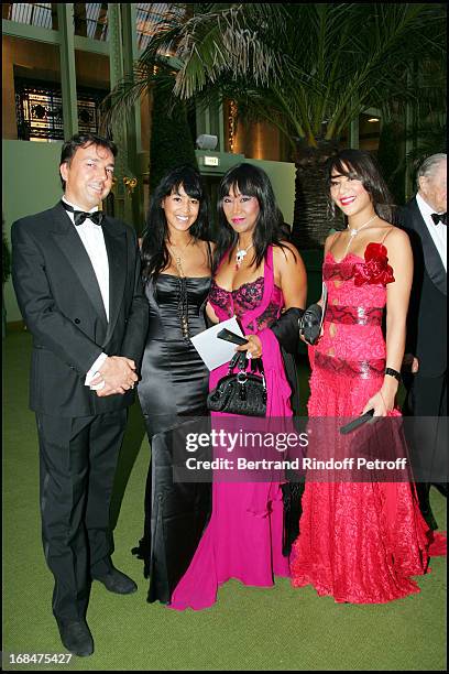 Mrs. Anne Kerchache and daughters Maya, Deborah and Olivier - 23rd antic fair in Paris followed by a dinner to the benefit of the foundation...