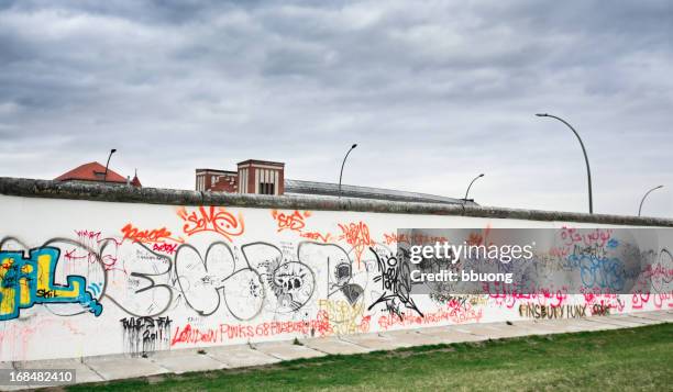 the wall (berlin) - mauerfall bildbanksfoton och bilder