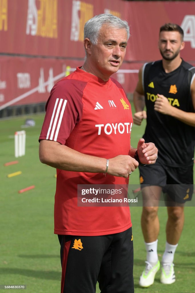As Roma Coach AS Roma coach Josè Mourinho during training session at Centro... News ...