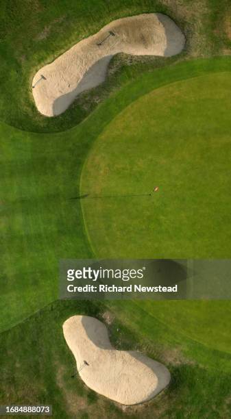 golf green bunkers - golf flag stock pictures, royalty-free photos & images
