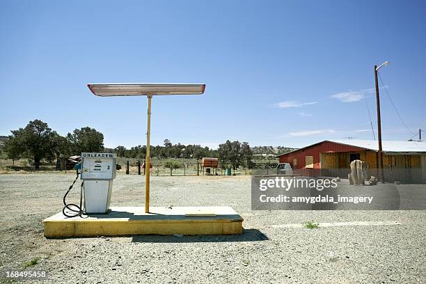 gas station - run down gas station stock pictures, royalty-free photos & images