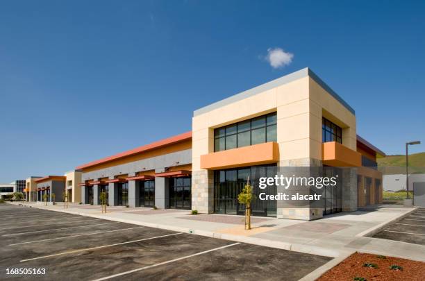 centro commerciale suburbano, california - shopping mall foto e immagini stock