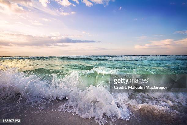 beautiful waves - beach wave stock pictures, royalty-free photos & images