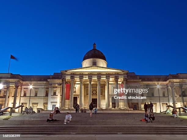 a national gallery de londres ao anoitecer - national gallery london - fotografias e filmes do acervo