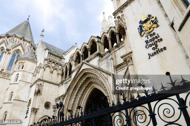 royal courts of justice in london, england - city of westminster stock-fotos und bilder