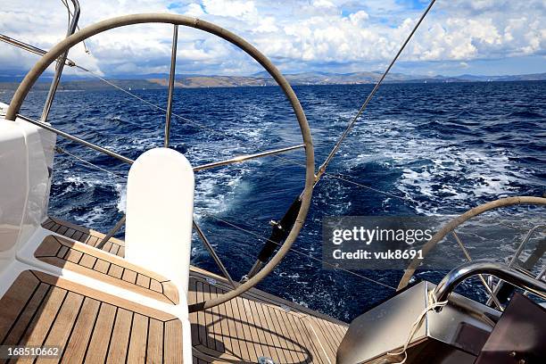 segeln - schiffsdeck stock-fotos und bilder