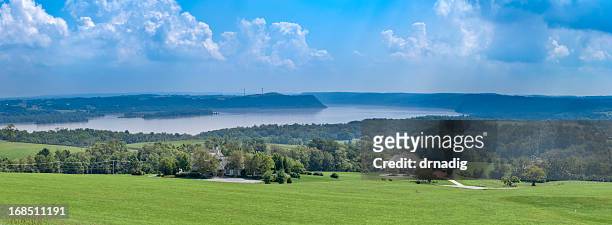 susquehanna river panorama from high point during flood of 2011 - princess beatrice of york stockfoto's en -beelden