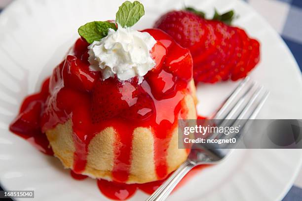 イチゴのショートケーキ - ショートケーキ ストックフォトと画像