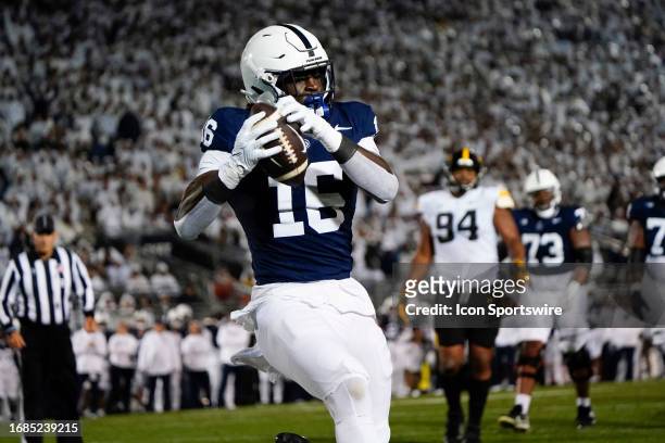 Penn State Nittany Lions Tight End Khalil Dinkins makes a catch for a touchdown during the first half of the College Football game between the Iowa...
