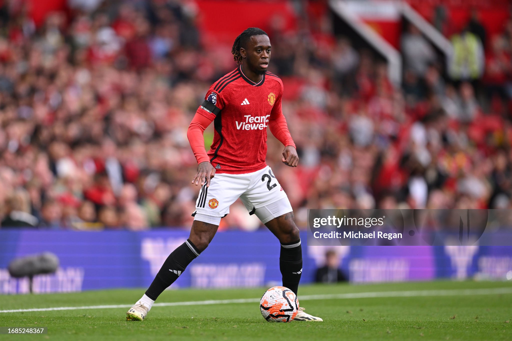 Man United's Aaron Wan-Bissaka ruled out for several weeks
