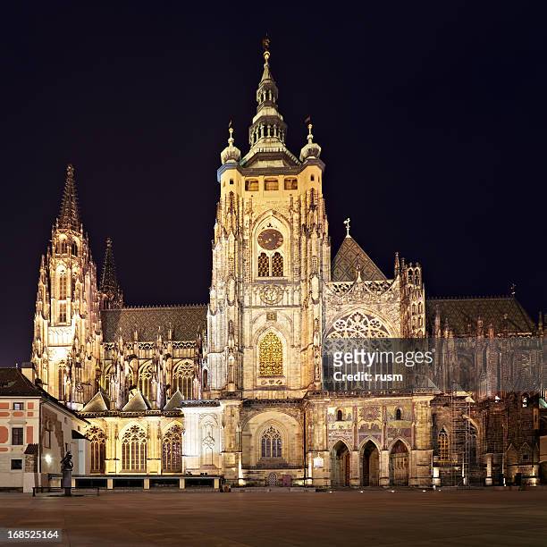 la catedral de san vito, prague - hradcany castle fotografías e imágenes de stock