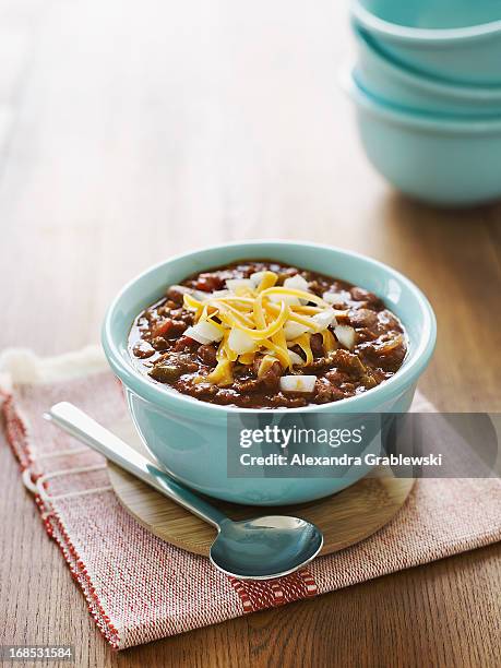 bowl of chili - chili con carne stock pictures, royalty-free photos & images