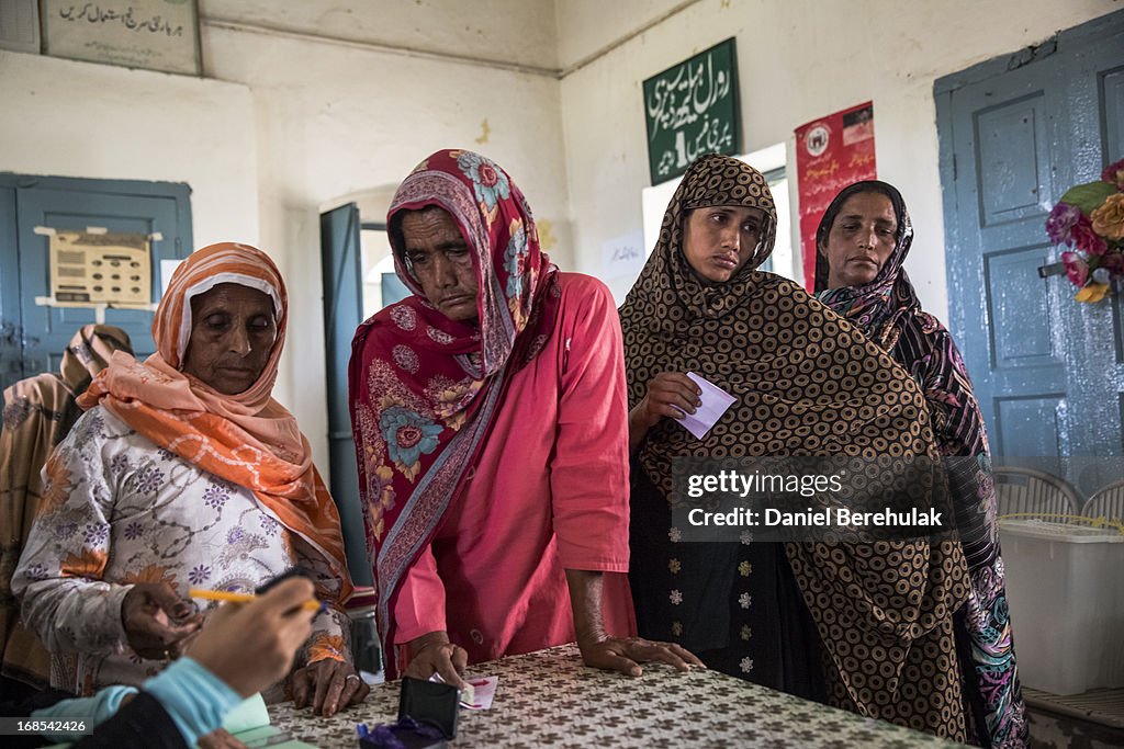 Pakistanis Vote In General Election