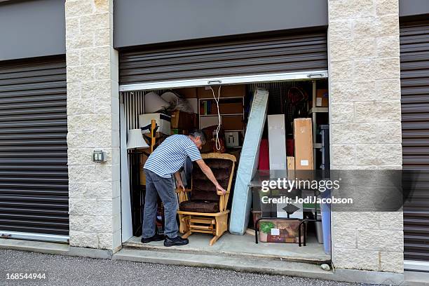 retención de almacén, el contenido de una casa - self storage fotografías e imágenes de stock