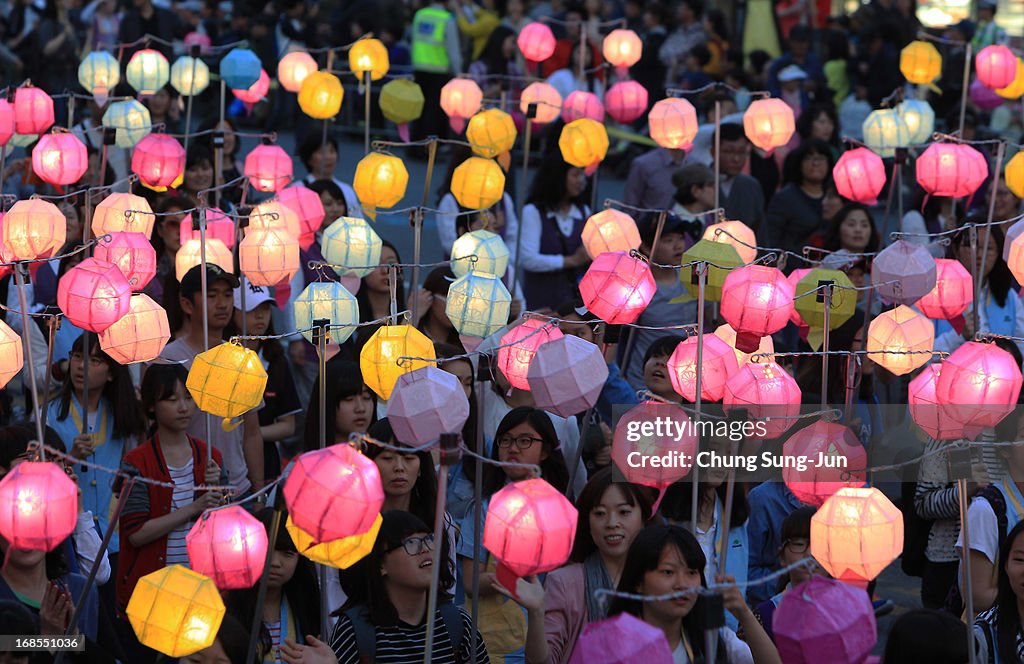 Lantern Festival Takes Place To Celebrate Buddha's Birthday