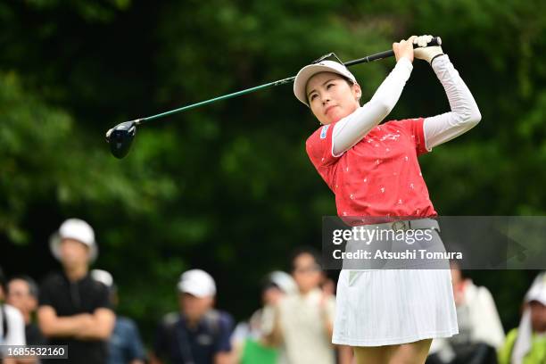 Yuna Nishimura of Japan hits her tee shot on the 3rd hole during the final round of 54th SUMITOMO LIFE Vitality Ladies Tokai Classic at Shin Minami...