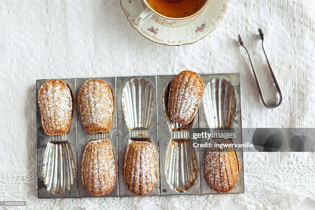 Madeleines with tea