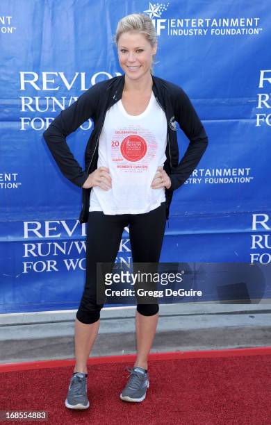 Actress Julie Bowen arrives at the 20th Annual EIF Revlon Run/Walk For Women at Los Angeles Memorial Coliseum on May 11, 2013 in Los Angeles,...