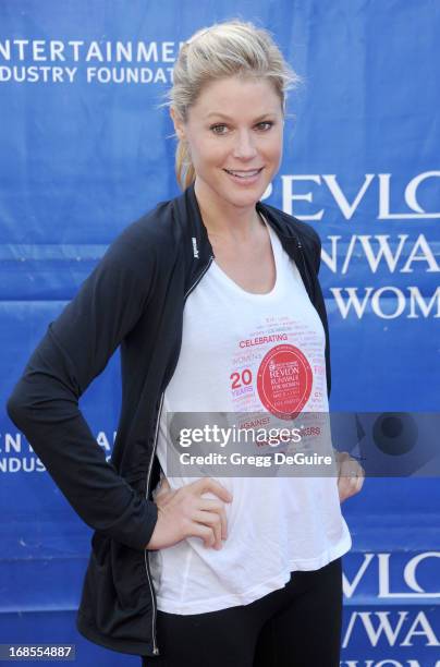 Actress Julie Bowen arrives at the 20th Annual EIF Revlon Run/Walk For Women at Los Angeles Memorial Coliseum on May 11, 2013 in Los Angeles,...