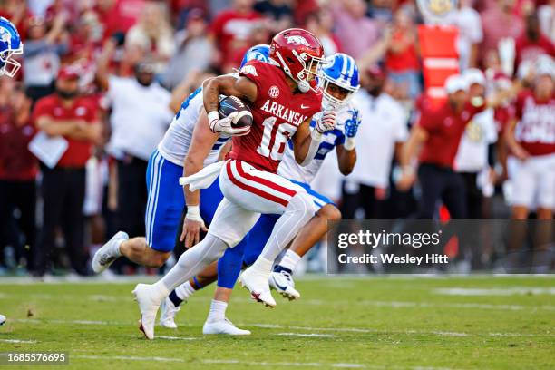 Cnc Razorbacks Isaiah Reynolds Photos and Premium High Res Pictures - Getty Images