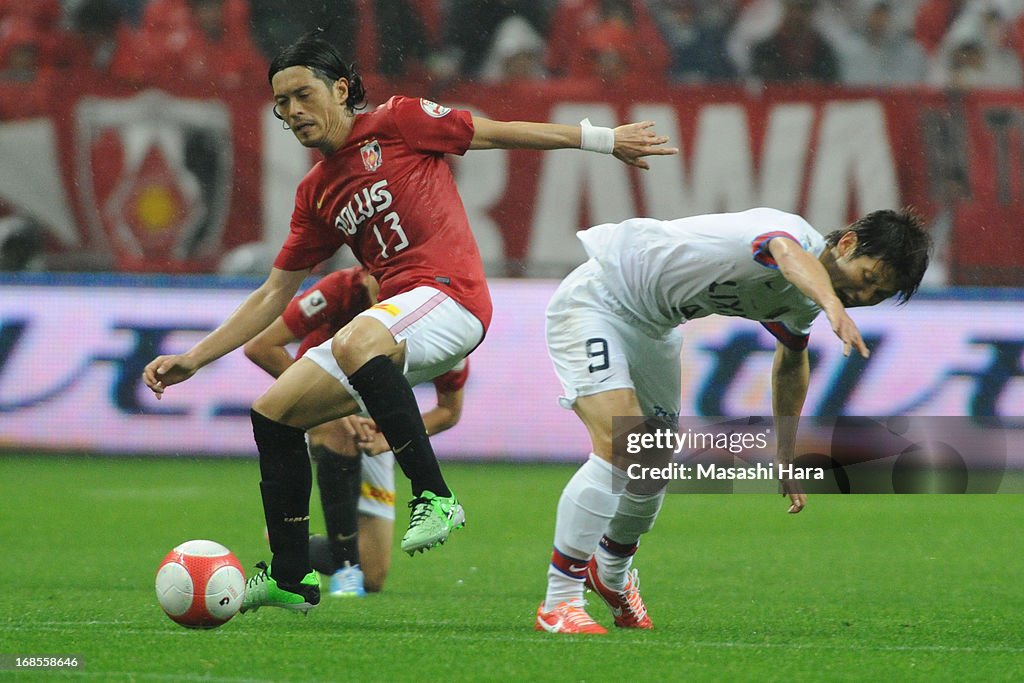 Urawa Red Diamonds v Kashima Antlers - J.League 2013