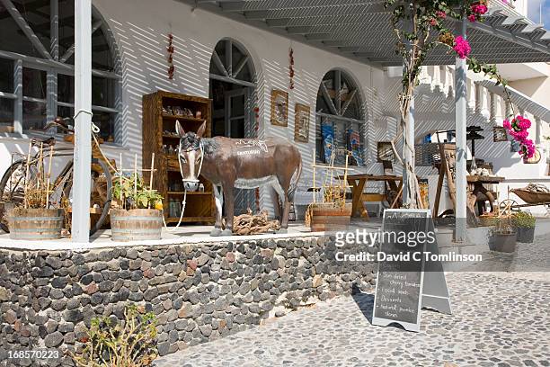 quaint village store, pyrgos, santorini, greece - fira foto e immagini stock