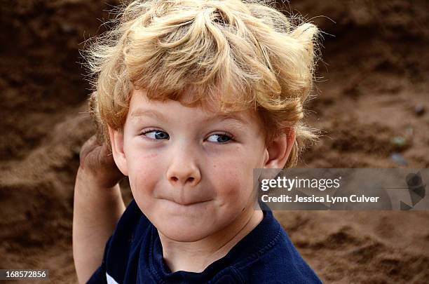 sandbox toddler boy - 2 boys 1 sandbox stock pictures, royalty-free photos & images