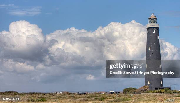 dungeness lighthouse and clouds - dungeness stockfoto's en -beelden