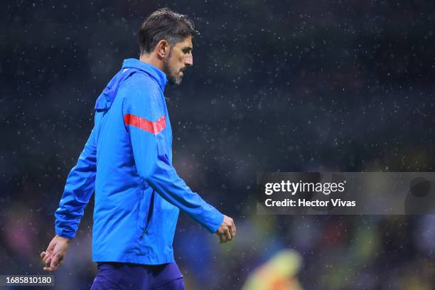 Veljko Paunovic, coach of Chivas looks on during the 8th round match between America and Chivas as part of the Torneo Apertura 2023 Liga MX at Azteca...