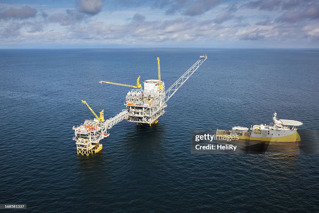 Oil Rig Protection Vessels Oil Rig And Support Vessel High-Res Stock Photo - Getty Images