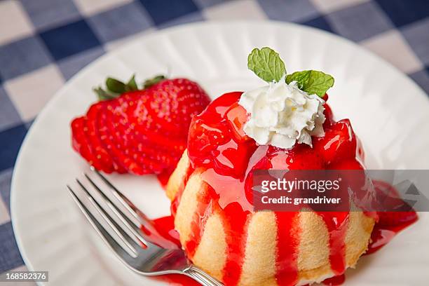 イチゴのショートケーキ - ショートケーキ ストックフォトと画像