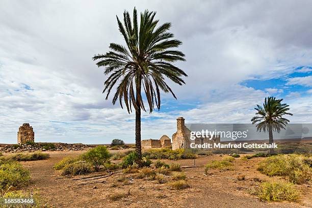 dalhousie ruins - simpson desert stock-fotos und bilder