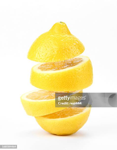 suspendido de limón - limon fotografías e imágenes de stock