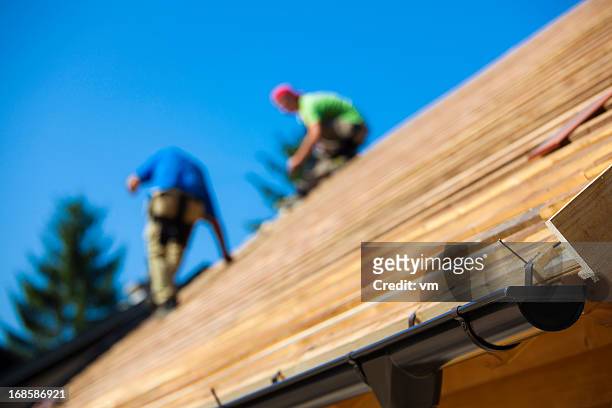 new roof - dakdekker stockfoto's en -beelden