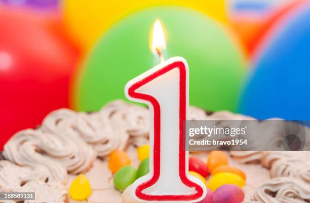 kuchen zum ersten geburtstag - erster geburtstag stock-fotos und bilder