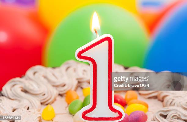 first birthday cake to celebrate - eerste verjaardag stockfoto's en -beelden
