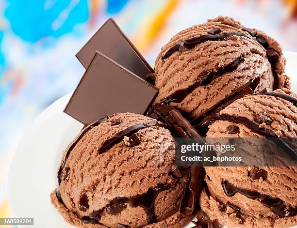 chocolate ice cream - schokoladeneis stock-fotos und bilder